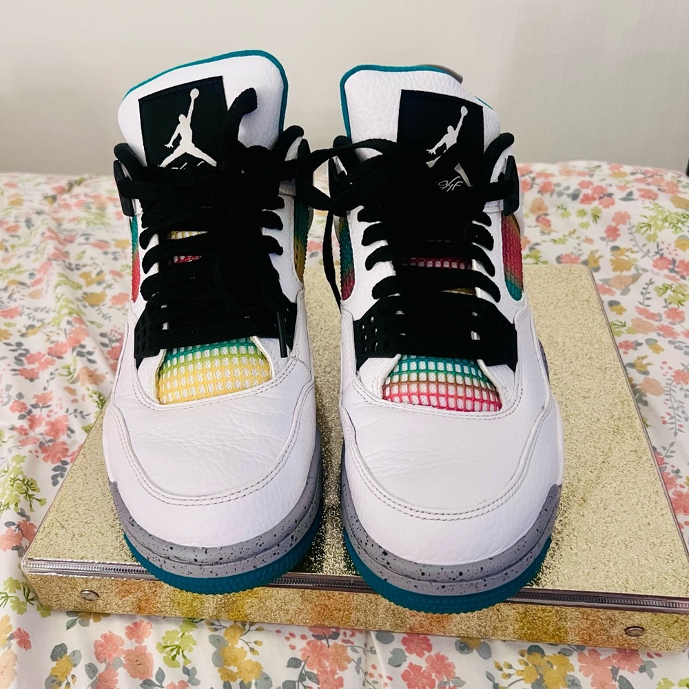 Jordan 4 Retro Lucid Green Rasta Women’s 10.5 Nike used- good condition.